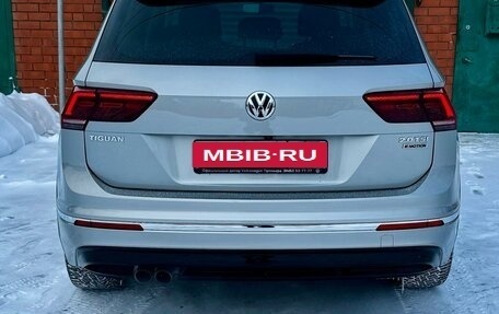 Volkswagen Tiguan II, 2018 год, 3 050 000 рублей, 3 фотография