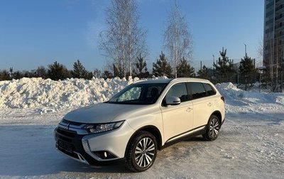 Mitsubishi Outlander III рестайлинг 3, 2021 год, 2 850 000 рублей, 1 фотография