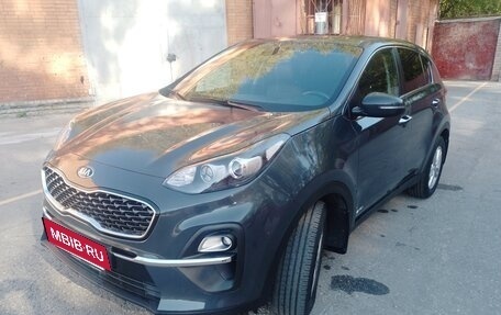 KIA Sportage IV рестайлинг, 2020 год, 2 550 000 рублей, 1 фотография