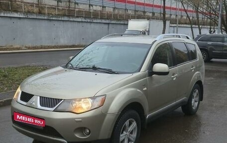 Mitsubishi Outlander III рестайлинг 3, 2007 год, 1 070 000 рублей, 1 фотография