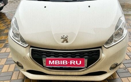 Peugeot 208 II, 2013 год, 975 000 рублей, 1 фотография