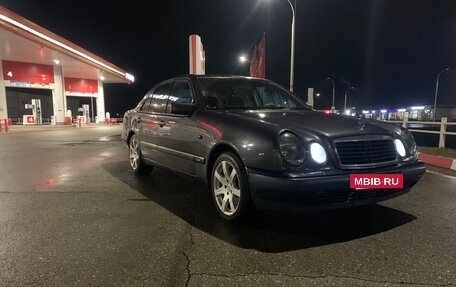 Mercedes-Benz E-Класс, 1998 год, 530 000 рублей, 3 фотография