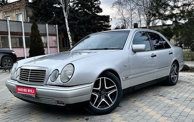 Mercedes-Benz E-Класс, 1998 год, 930 000 рублей, 1 фотография