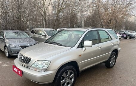 Lexus RX IV рестайлинг, 2000 год, 1 690 000 рублей, 1 фотография