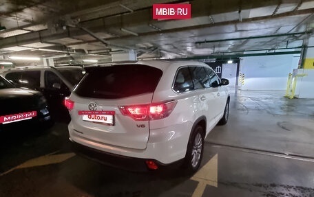 Toyota Highlander III, 2014 год, 3 500 000 рублей, 2 фотография