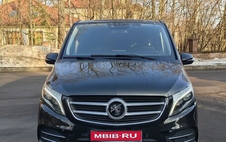 Mercedes-Benz V-Класс, 2018 год, 12 600 000 рублей, 1 фотография