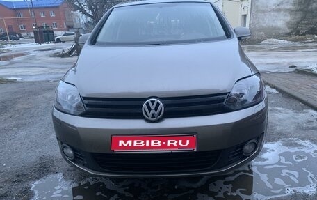 Volkswagen Golf Plus II, 2012 год, 820 000 рублей, 1 фотография