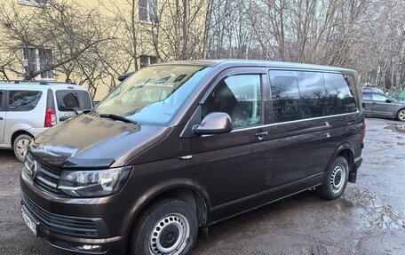 Volkswagen Caravelle T6 рестайлинг, 2015 год, 3 500 000 рублей, 2 фотография