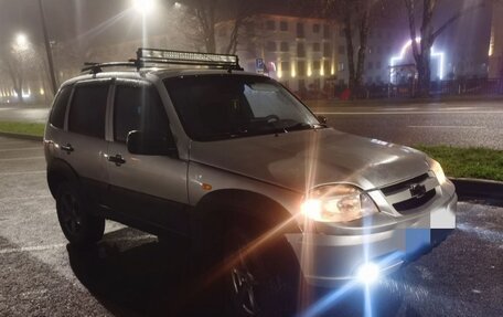 Chevrolet Niva I рестайлинг, 2004 год, 480 000 рублей, 3 фотография