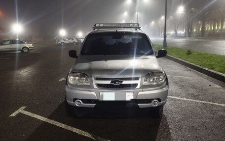 Chevrolet Niva I рестайлинг, 2004 год, 480 000 рублей, 2 фотография