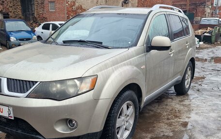 Mitsubishi Outlander III рестайлинг 3, 2007 год, 740 000 рублей, 3 фотография