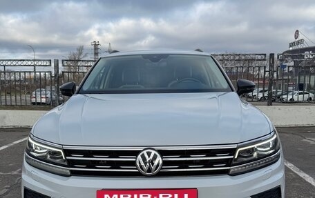 Volkswagen Tiguan II, 2019 год, 2 990 000 рублей, 3 фотография