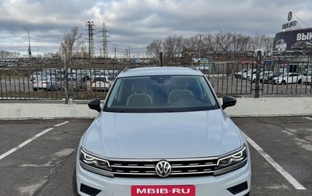 Volkswagen Tiguan II, 2019 год, 2 990 000 рублей, 2 фотография