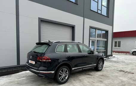 Volkswagen Touareg III, 2017 год, 3 950 000 рублей, 3 фотография