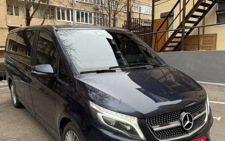 Mercedes-Benz V-Класс, 2019 год, 5 600 000 рублей, 3 фотография