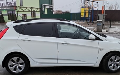 Hyundai Solaris II рестайлинг, 2015 год, 1 135 000 рублей, 2 фотография