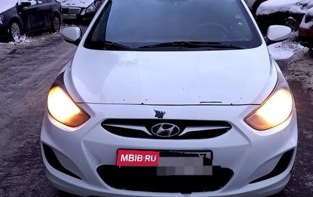 Hyundai Solaris II рестайлинг, 2013 год, 950 000 рублей, 2 фотография