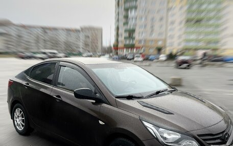 Hyundai Solaris II рестайлинг, 2015 год, 1 025 000 рублей, 4 фотография