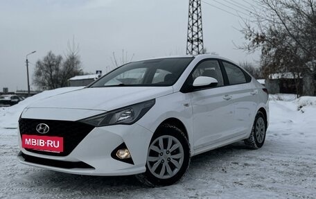 Hyundai Solaris II рестайлинг, 2021 год, 1 785 000 рублей, 2 фотография