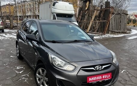 Hyundai Solaris II рестайлинг, 2013 год, 930 000 рублей, 5 фотография