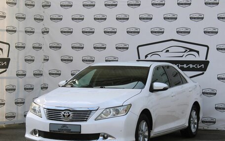 Toyota Camry, 2013 год, 1 690 000 рублей, 2 фотография