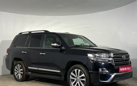 Toyota Land Cruiser 200, 2017 год, 6 799 000 рублей, 3 фотография