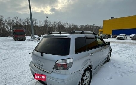 Mitsubishi Outlander III рестайлинг 3, 2005 год, 750 000 рублей, 4 фотография