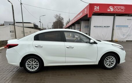 KIA Rio IV, 2018 год, 1 350 000 рублей, 3 фотография