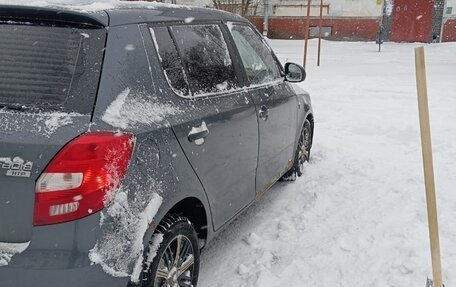 Skoda Fabia II, 2009 год, 300 000 рублей, 2 фотография