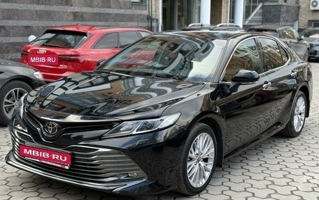 Toyota Camry, 2021 год, 3 300 000 рублей, 3 фотография