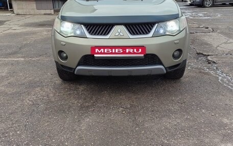 Mitsubishi Outlander III рестайлинг 3, 2007 год, 980 000 рублей, 2 фотография