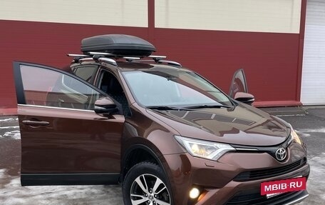 Toyota RAV4, 2017 год, 2 690 000 рублей, 8 фотография