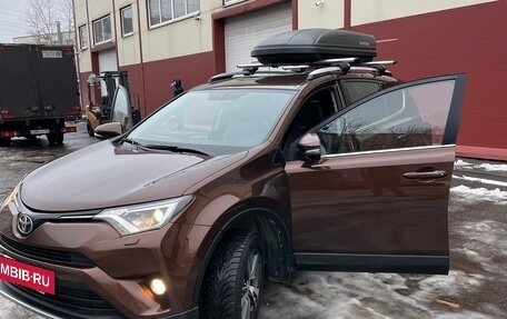 Toyota RAV4, 2017 год, 2 690 000 рублей, 7 фотография