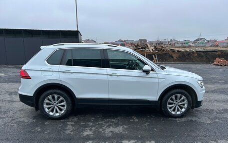 Volkswagen Tiguan II, 2018 год, 2 200 000 рублей, 5 фотография