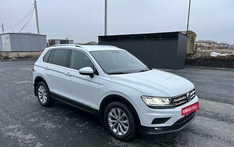 Volkswagen Tiguan II, 2018 год, 2 200 000 рублей, 3 фотография