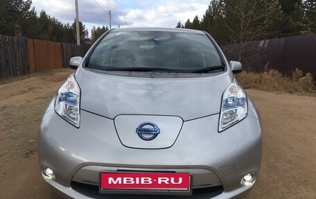 Nissan Leaf I, 2013 год, 1 050 000 рублей, 2 фотография