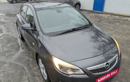 Opel Astra J, 2010 год, 760 000 рублей, 3 фотография