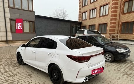 KIA Rio IV, 2022 год, 1 750 000 рублей, 3 фотография