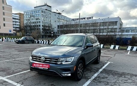 Volkswagen Tiguan II, 2021 год, 2 850 000 рублей, 2 фотография