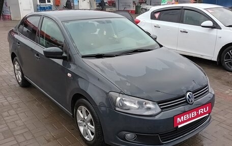 Volkswagen Polo VI (EU Market), 2011 год, 950 000 рублей, 2 фотография