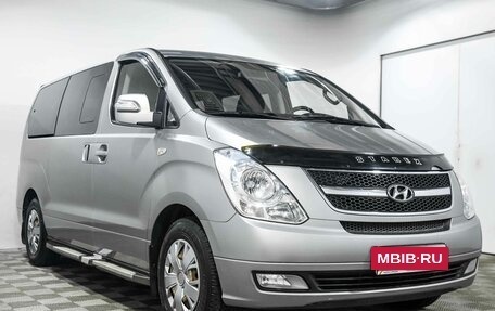 Hyundai Grand Starex Grand Starex I рестайлинг 2, 2015 год, 1 990 000 рублей, 3 фотография