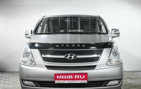 Hyundai Grand Starex Grand Starex I рестайлинг 2, 2015 год, 1 990 000 рублей, 2 фотография