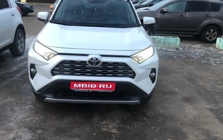 Toyota RAV4, 2020 год, 3 400 000 рублей, 1 фотография