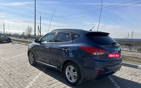 Hyundai ix35 I рестайлинг, 2011 год, 1 000 000 рублей, 4 фотография