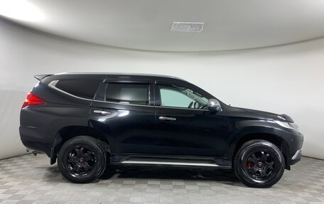 Mitsubishi Pajero Sport III рестайлинг, 2017 год, 2 630 000 рублей, 4 фотография