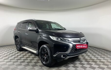 Mitsubishi Pajero Sport III рестайлинг, 2017 год, 2 630 000 рублей, 3 фотография