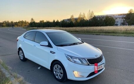 KIA Rio III рестайлинг, 2014 год, 1 050 000 рублей, 2 фотография