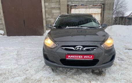 Hyundai Solaris II рестайлинг, 2011 год, 730 000 рублей, 1 фотография