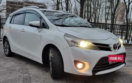 Toyota Verso I, 2014 год, 1 290 000 рублей, 2 фотография