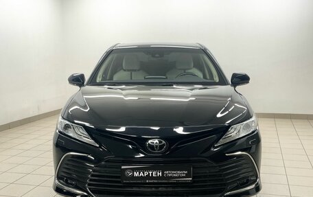 Toyota Camry, 2021 год, 3 647 000 рублей, 2 фотография